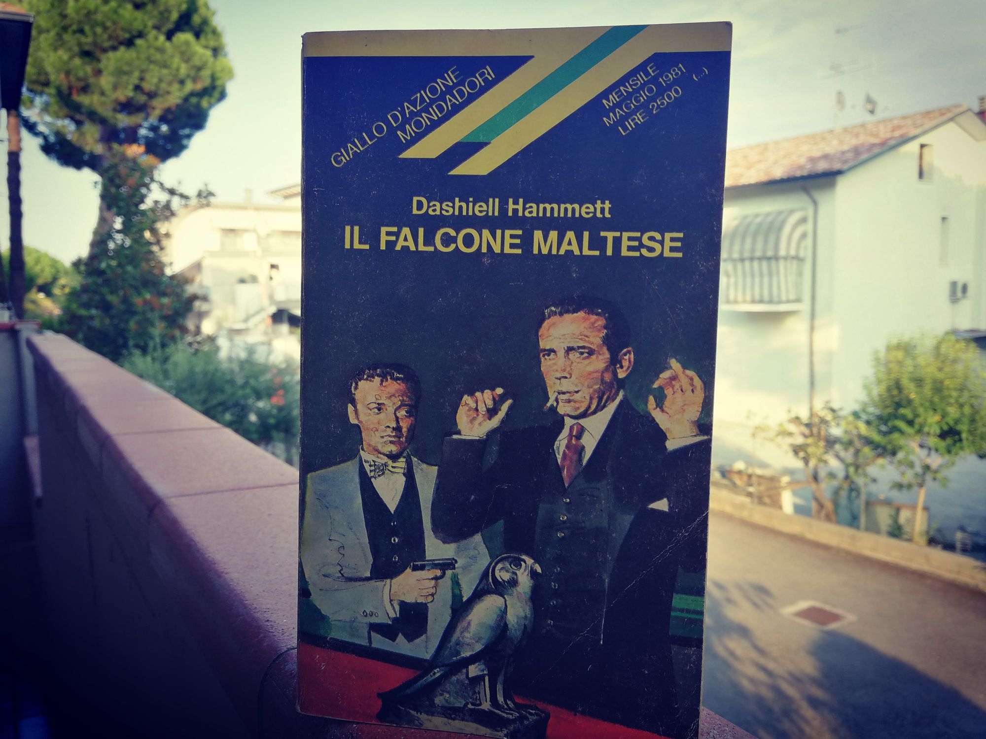 Il falcone maltese, l’uomo chiamato Flitcraft e il mondo noir di Dashiell Hammett